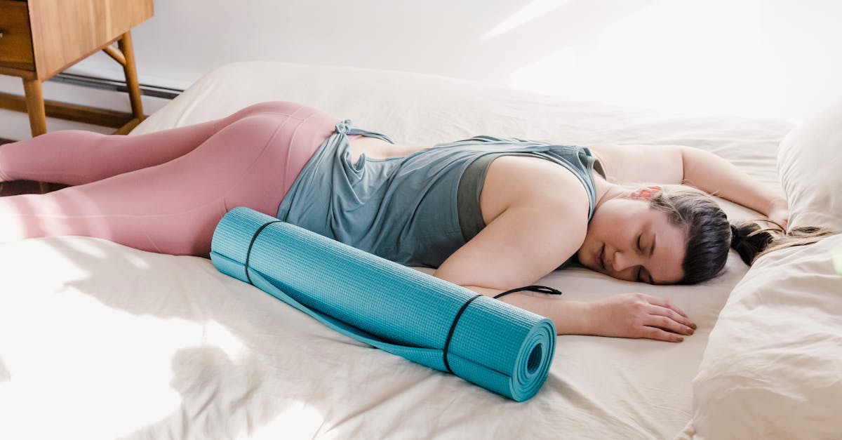 discover the importance of sleep posture for better health and restorative sleep. learn how the right positioning can alleviate pain, improve breathing, and enhance overall well-being while you rest.