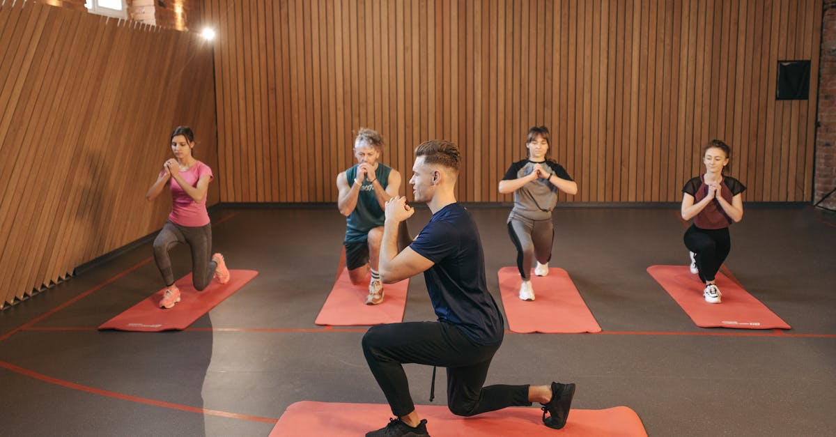 améliorez votre routine de remise en forme avec notre guide d'entraînement de base. renforcez vos abdominaux, votre dos et tout votre tronc pour améliorer la stabilité, l'équilibre et les performances globales. découvrez des exercices efficaces et des conseils pour obtenir une section médiane plus forte et plus mince.