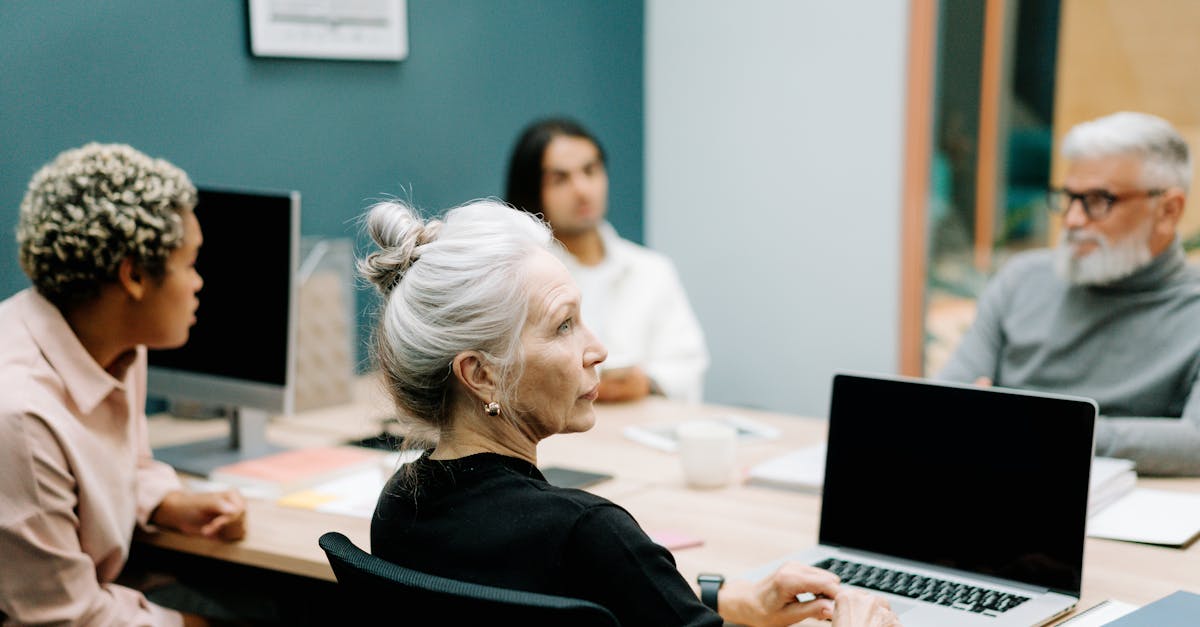 découvrez des stratégies et des traitements efficaces pour la gestion de la migraine afin de soulager la douleur et d'améliorer votre qualité de vie. découvrez les changements de mode de vie, les options de médicaments et les thérapies alternatives pour mieux faire face aux migraines.