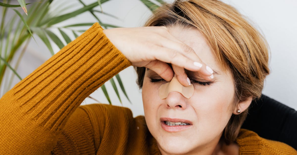 discover effective migraine relief solutions that can help alleviate pain and discomfort. explore natural remedies, medication options, and lifestyle changes to manage and reduce migraine frequency. find relief and regain control of your life today!