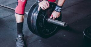 discover essential lifting techniques for safe and efficient physical performance. learn tips and methods to enhance your strength training and prevent injuries.