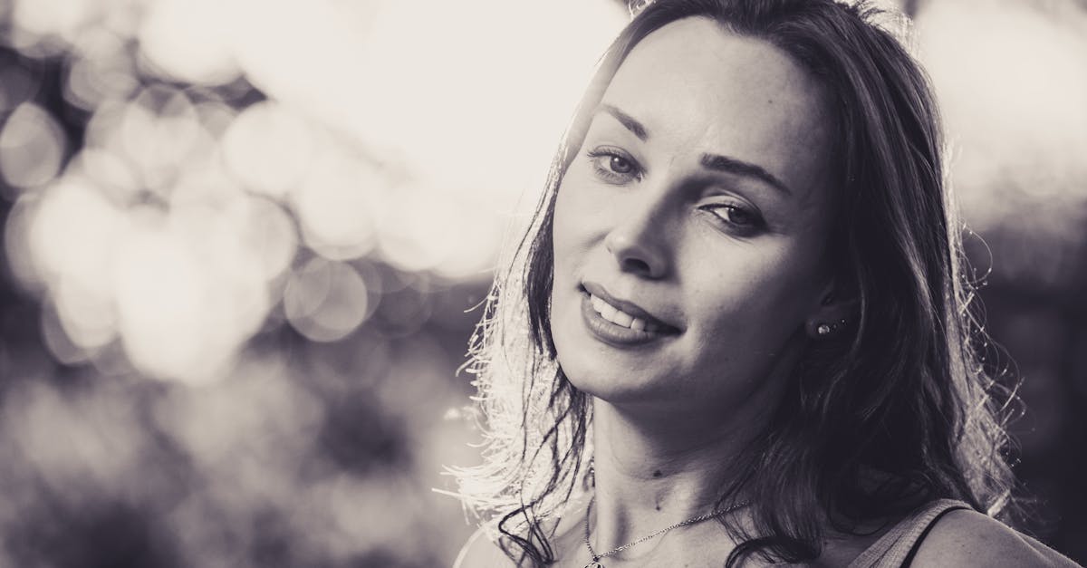 Découvrez des traitements efficaces et des informations sur l'épaule gelée, une affection courante provoquant douleur et raideur de l'articulation de l'épaule. Découvrez les symptômes, les causes et les stratégies de récupération pour retrouver votre mobilité et votre confort.