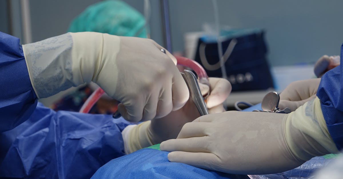 Pulse Align est conçu pour favoriser l'équilibre naturel du corps grâce à une stimulation douce. Notre méthode se concentre sur l'amélioration de la symétrie du tonus musculaire et l'amélioration de la posture, ce qui peut entraîner une réduction notable des tensions et de l'inconfort au fil du temps. Cette approche holistique s'appuie sur la capacité naturelle du corps à s'autoréguler sans recourir à des techniques invasives. En privilégiant le tonus musculaire et l'alignement général, nous guidons nos clients vers un bien-être renouvelé.