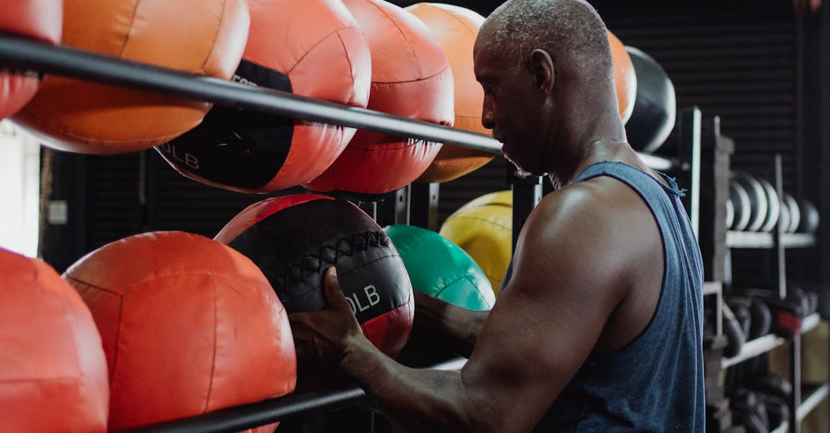discover effective lifting techniques to enhance your strength training, improve performance, and prevent injuries. master proper form and tips for safe and efficient lifts in the gym.