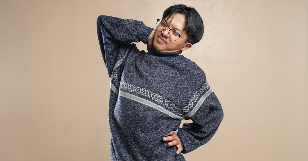 discover effective strategies to alleviate shoulder pain and improve mobility. learn about common causes, treatment options, and preventive measures to keep your shoulders healthy.