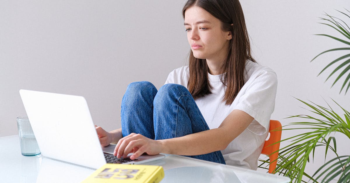 discover how tech neck, caused by prolonged smartphone and computer usage, affects your posture and health. learn effective tips and exercises to alleviate discomfort and prevent further strain.