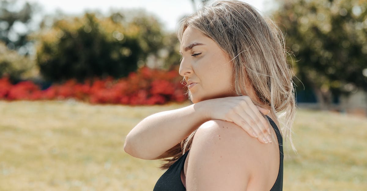 explore the thoracic spine, a vital component of the vertebral column that protects the heart and lungs while providing essential support for the upper body. discover its anatomy, function, and common conditions affecting its health.
