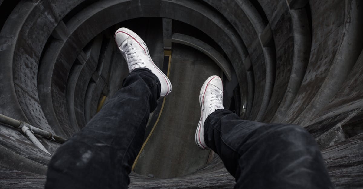 explore the causes, symptoms, and treatments for dizziness in this comprehensive guide. learn about the different types of dizziness, from lightheadedness to vertigo, and discover effective strategies to manage and alleviate this common condition.