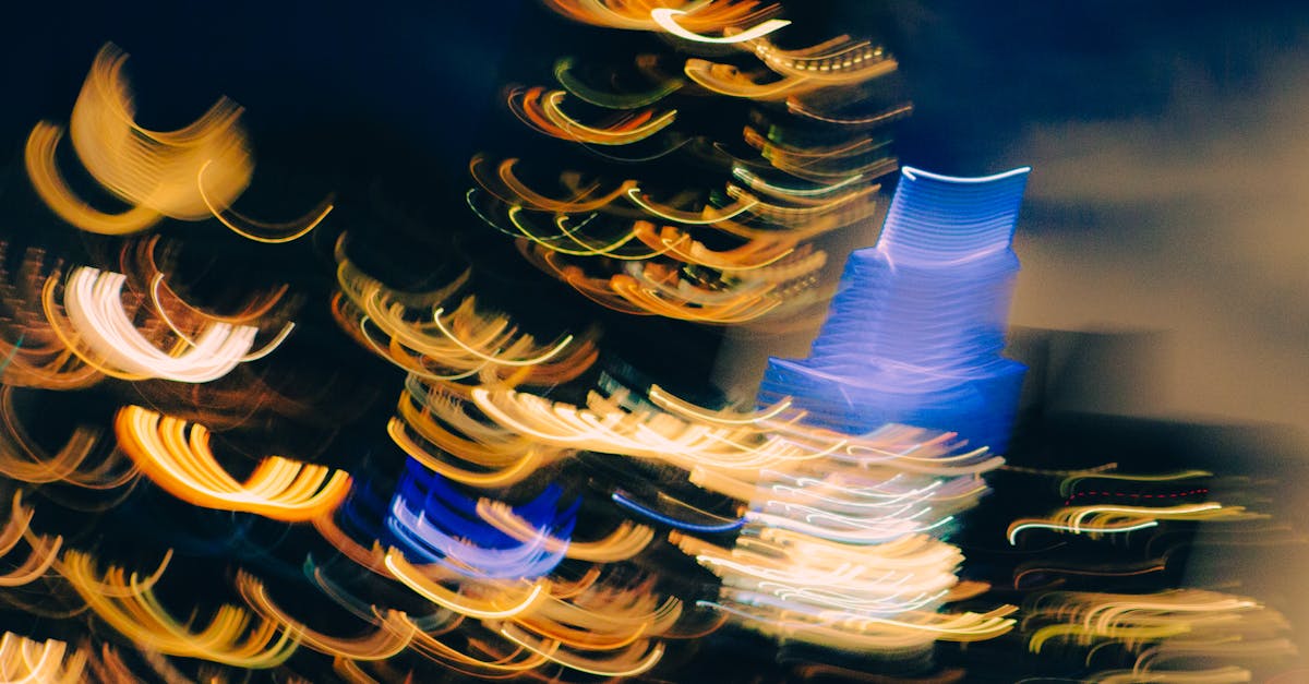 applique une force de traction contrôlée et progressive sur la colonne vertébrale. Cette méthode augmente efficacement l'espace entre les vertèbres, réduisant ainsi la pression exercée sur les disques intervertébraux et les racines nerveuses. Cet espace élargi favorise une meilleure circulation des fluides dans la zone ciblée, ce qui joue un rôle essentiel dans la réduction de l'inflammation et le soulagement de la douleur. Globalement, ce procédé offre une solution fiable et non invasive aux personnes souffrant de maux de dos chroniques et de problèmes connexes. Avantages spécifiques