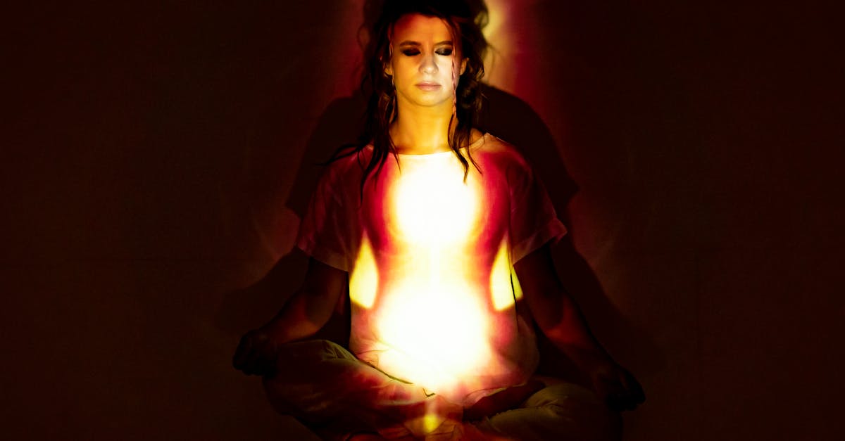explore the world of aura migraines, their symptoms, triggers, and effective management strategies. learn how to identify the warning signs and discover relief options to improve your quality of life.