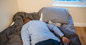 discover the best sleep positions for a restful night. learn how different sleeping postures can impact your health, comfort, and quality of sleep. explore tips to improve your sleep and wake up refreshed.