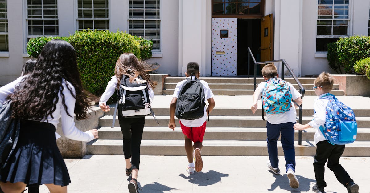 discover our collection of ergonomic backpacks designed for comfort, support, and style. perfect for students, professionals, and travelers looking to reduce back strain and stay organized on the go.